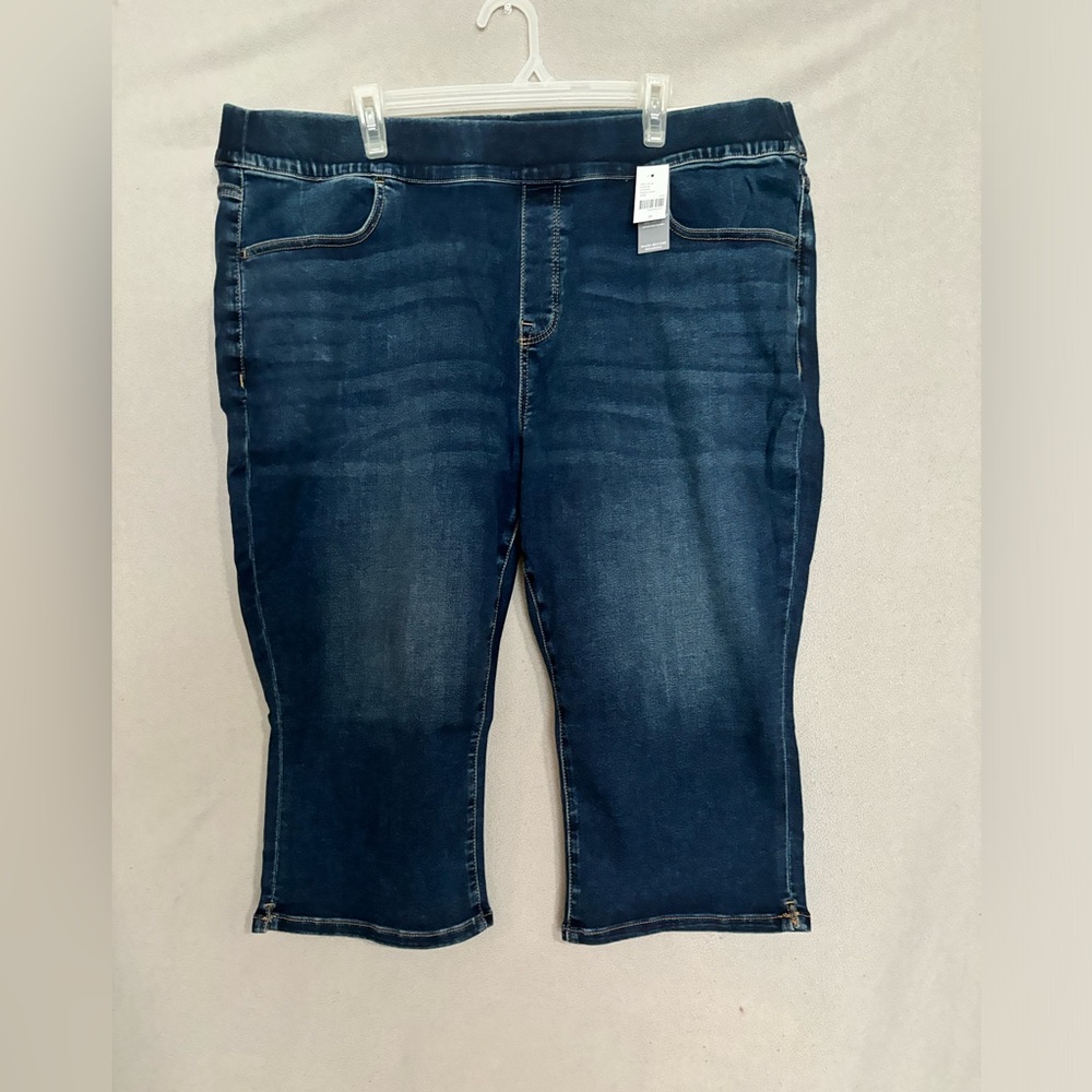 “Denim” capri jeggings Lane Bryant Size 22